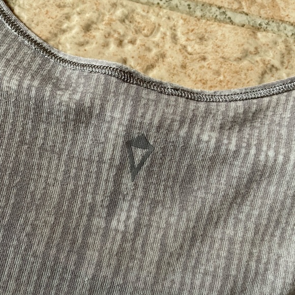 Ivivva top - Picture 2 of 3